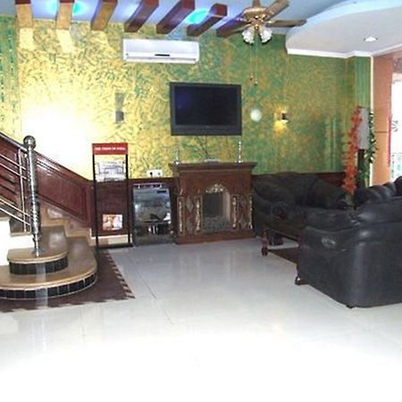 Hotel Raunak International New Delhi Interieur foto