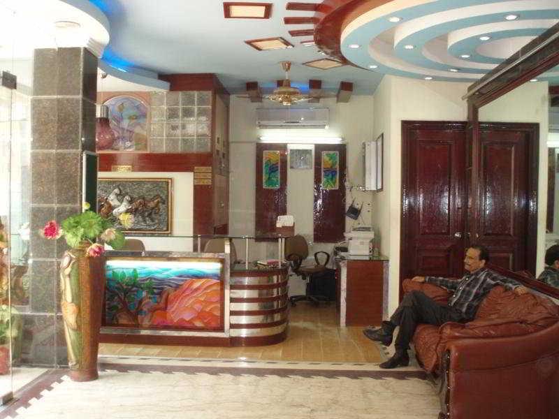 Hotel Raunak International New Delhi Buitenkant foto