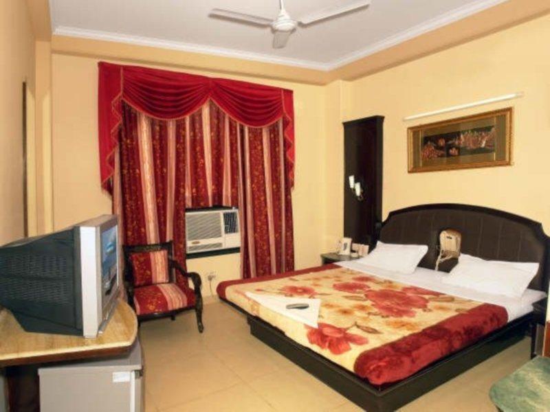 Hotel Raunak International New Delhi Buitenkant foto