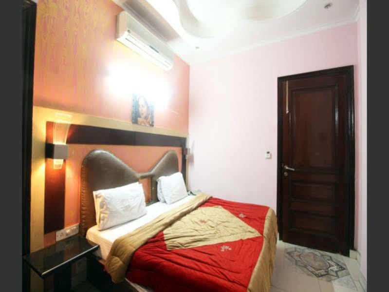 Hotel Raunak International New Delhi Buitenkant foto